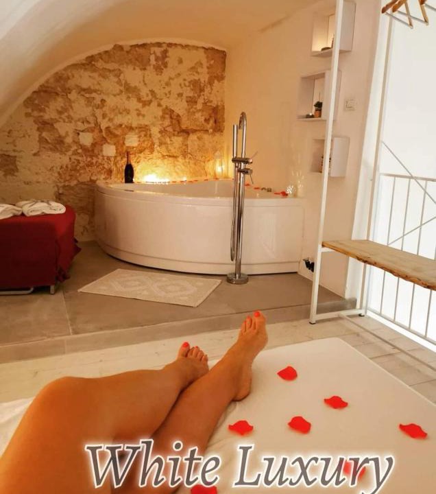 Ugento Apartment | White Monolocale