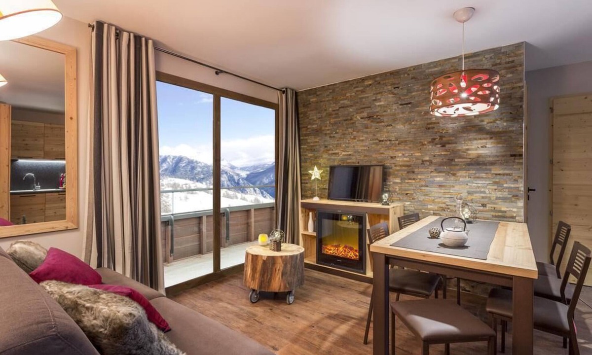 Les Boisses Apartment | Wifi, 300m from resort center, swimming pool, balcony, tv, ski locker, 41-48m², Tignes