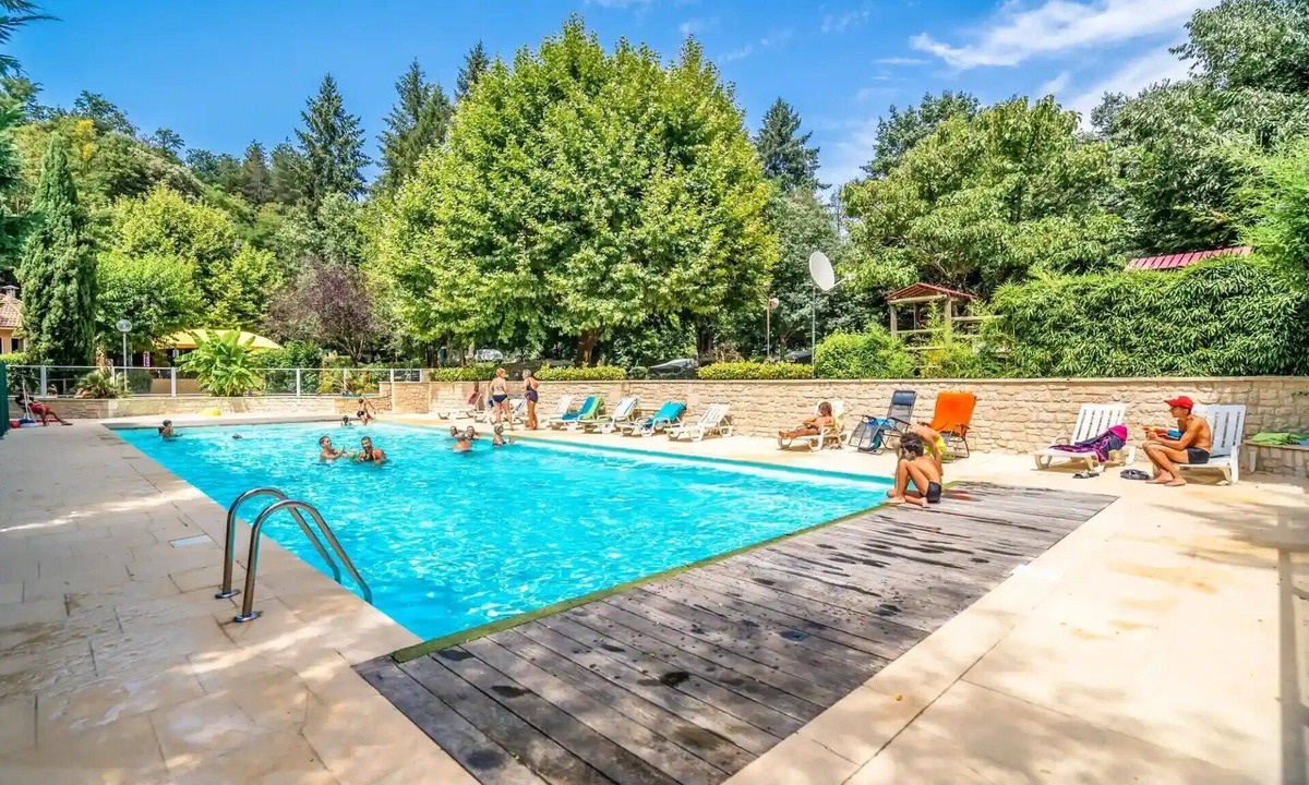 Saint-Jean-du-Gard Ski Chalet | ZEcamping 3 étoiles piscine locatif BBQ 30m2 2 pers