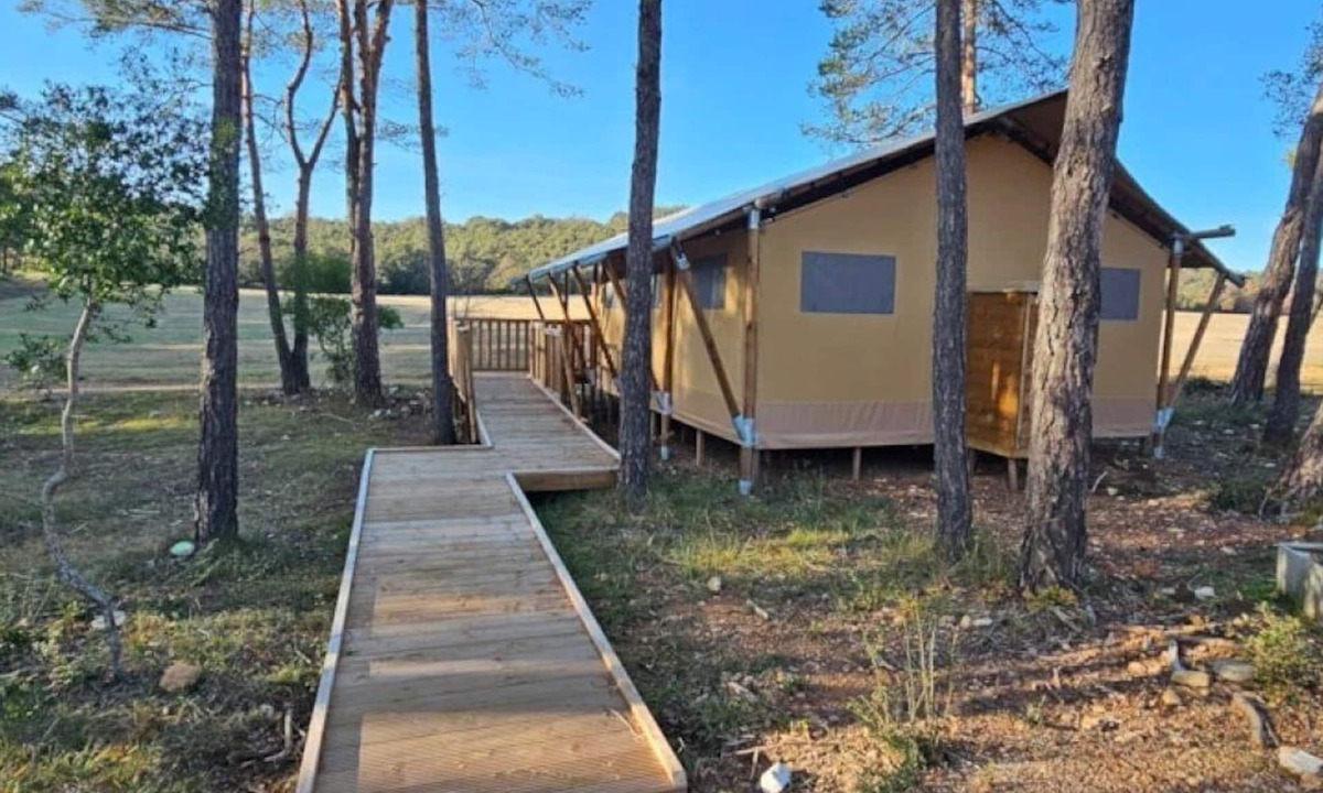 Saint-Laurent-du-Verdon House | ZEcamping 3* piscine chiens acceptés tente 35m2 4 pers