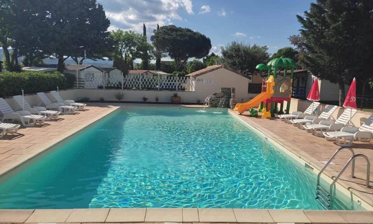 Massillargues-Attuech House | ZEcamping 3 étoiles toboggans mobil-home BBQ clim 40m2 6 pers