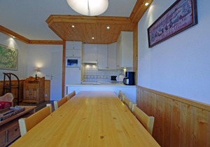 20m from resort center, 2nd floor, view lake, balcony, tv, ski locker, 53m², Tignes