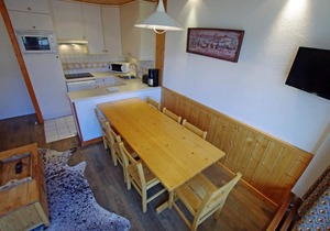 20m from resort center, 2nd floor, view lake, balcony, tv, ski locker, 53m², Tignes