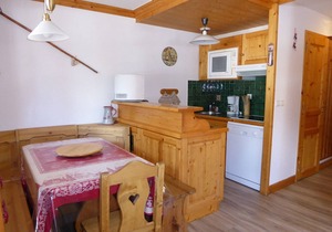 Beautiful apartment in Pralognan center with parking