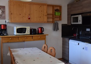 Cozy apartment with large south-facing balcony, 6 pers, central Pralognan