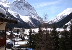 Cozy apartment with large south-facing balcony, 6 pers, central Pralognan