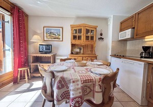 Cozy apartment near center - 5 guests
