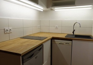 Cozy Mountain Apartment - Sleeps 4, South-Facing, Central Location, Close to Ski Lifts, Pool Access