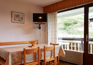 Floor -1, balcony, fireplace or stove, parking, tv, ski locker, 30m², Le Grand Bornand