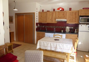 Pleasant 3-room apartment with garden, close to the center
