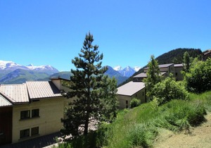 Ski-In/Ski-Out 2-Room Apartment with Cabins - Sleeps 8 - Near Shops and Childcare