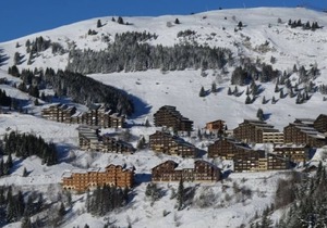Ski-In/Ski-Out 2-Room Apartment with Cabins - Sleeps 8 - Near Shops and Childcare