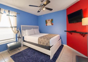 Spacious 3BR Home + King Bed: Near Disney w/ Pool!