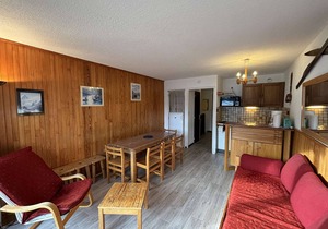 Spacious duplex 8 people with parking at the foot of the slopes in Auris en Oisans