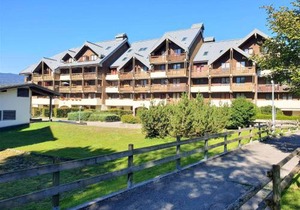 Studio rénové au centre avec balcon et parking - FR-1-624-106