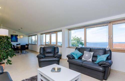 Mlini Villa | 220 m² Villa ∙ 6 bedrooms ∙ 14 guests