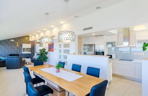 Mlini Villa | 220 m² Villa ∙ 6 bedrooms ∙ 14 guests