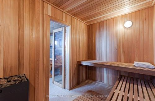 Georgina House | Brand New Waterfront Cottage