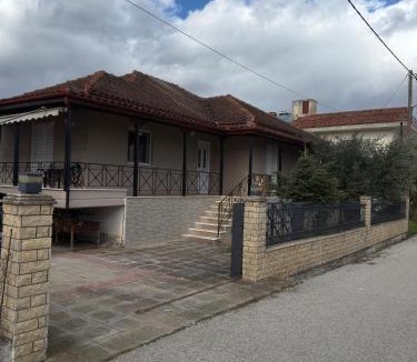 Karditsa Apartment | Άνετη Κατοικία για Απόδραση στη Λίμνη Πλαστήρα