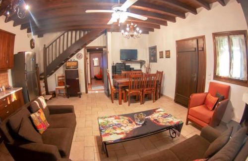 Mavromati Villa | Το σπίτι στο αγρόκτημα