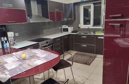 Trikala Apartment | Όμορφο Διαμέρισμα με τζάκι και τζακούζι!