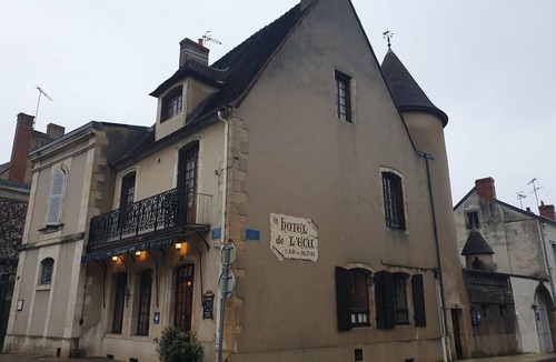 Saint-Amand-Montrond House | 1 Bedroom Private Vacation Home In Saint-Amand-Montrond