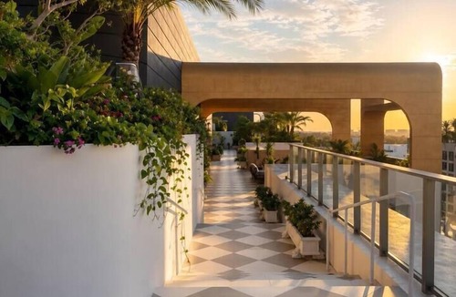 Wynwood Art District Condo | 1 BR King Suite | Balcony | Sleeps 4 | Kitchen