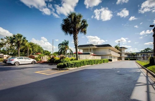 Lakeland Apartment | 1 Full Bed | Micfridge