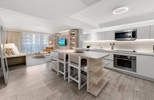 South Beach Apartment | 1 Homes Vacation Rentals by LMC