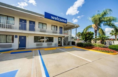 Lakeland Apartment | 1 Queen Bed |Lakeland