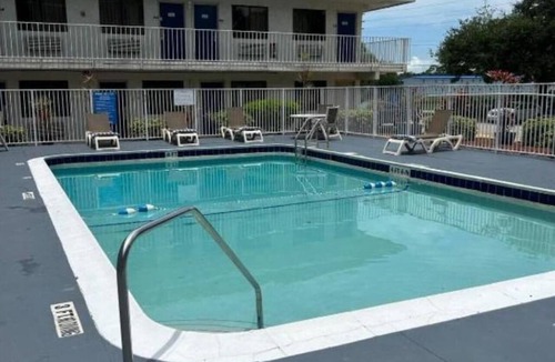 Lakeland Apartment | 1 Queen Bed |Lakeland