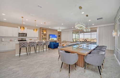 Davenport Villa | 10 BED | 8 BATH Villa Gameroom & Pool