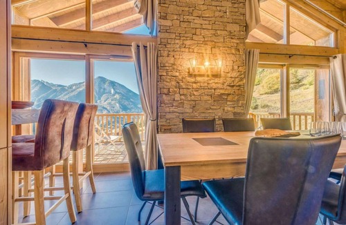 Champagny-en-Vanoise Apartment | 100m from resort center, 15th floor, balcony, parking, tv, ski locker, 96m², Champagny-en-Vanoise