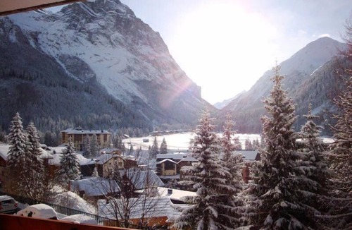 Pralognan-la-Vanoise Apartment | 100m from resort center, 2nd floor, balcony, tv, 38m², Pralognan-la-Vanoise