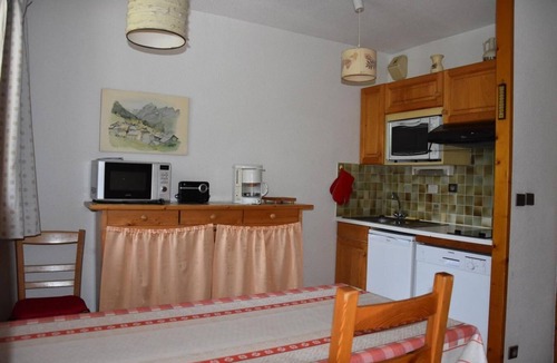 Pralognan-la-Vanoise Apartment | 100m from resort center, 1st floor, balcony, tv, 34m², Pralognan-la-Vanoise