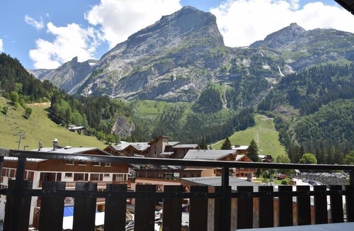 Pralognan-la-Vanoise Apartment | 10m from resort center, 4th floor, balcony, parking, tv, 24m², Pralognan-la-Vanoise