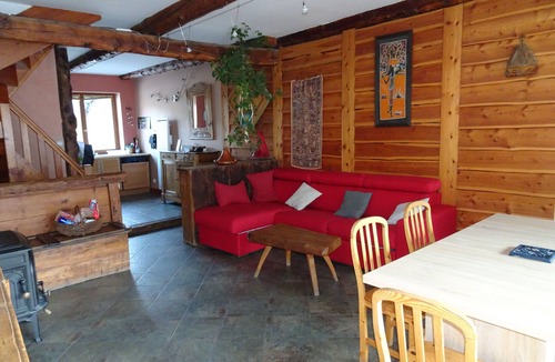 Saint-Martin-de-Queyrieres House | 110m² village house near ski resorts.