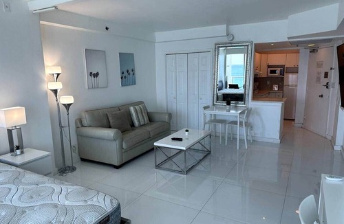 Mid Beach Apartment | 1128 - Ocean View with Balcony