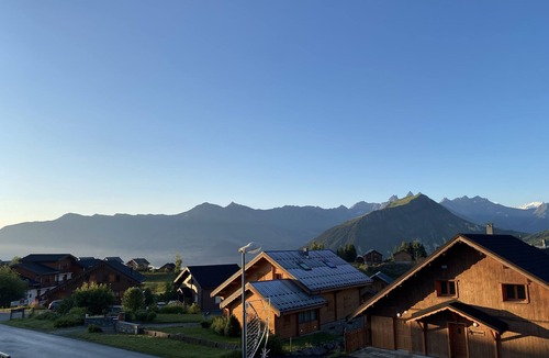 La Toussuire Ski Chalet | 12-person chalet 200m from chairlift