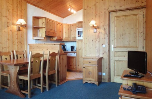 Meribel-Mottaret Apartment | 150m from resort center, 6th floor, balcony, 33m², Méribel-Mottaret