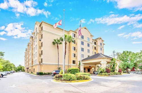 Florida Central Atlantic Coast Apartment | 1BR Condo Near Universal Studios w Pool & Hot Tub