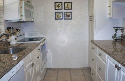 Longboat Key Condo | 2/2 Canal front condo, Pool, Beach Access