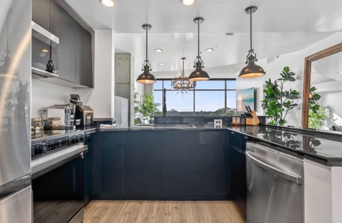 South Eola Apartment | 2 Bdrm 2 BathTropical Thunder @ The Jackson