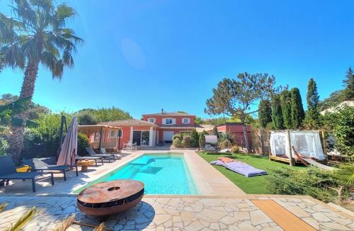 Le Cannet-des-Maures Apartment | 2-bed studio with kitchenette, shared terrace and bathroom