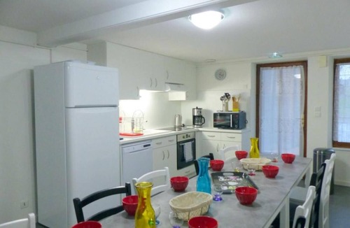Louroux-de-Bouble Apartment | 2 Bedroom Apartment With Swimming Pool