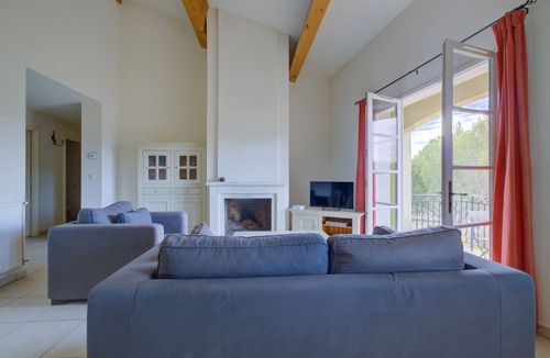 La Motte Apartment | 2 BEDROOM APARTMENT WITH LARGE BALCONY (N°560)