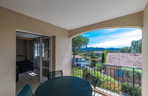 La Motte Apartment | 2 BEDROOM APARTMENT WITH TERRACE (N°513)