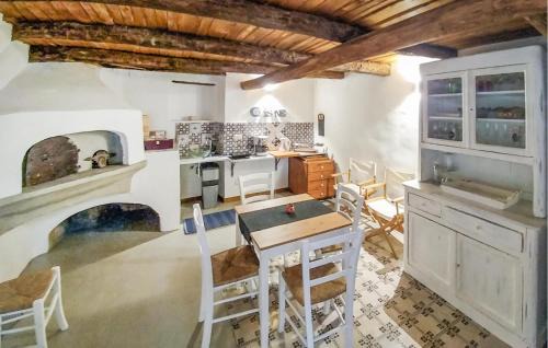 Cava de' Tirreni House | 2 Bedroom Beautiful Home In Cava De' Tirreni