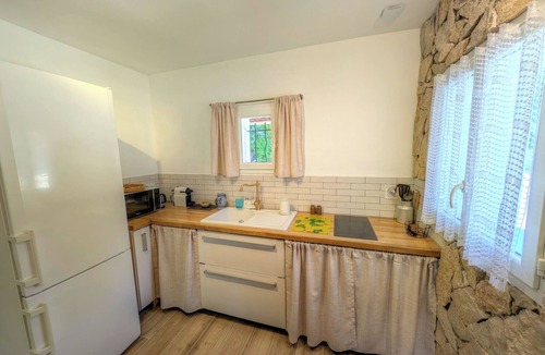 Le Cannet-des-Maures Apartment | 2-bedroom, 2-bathroom apartment with kitchen