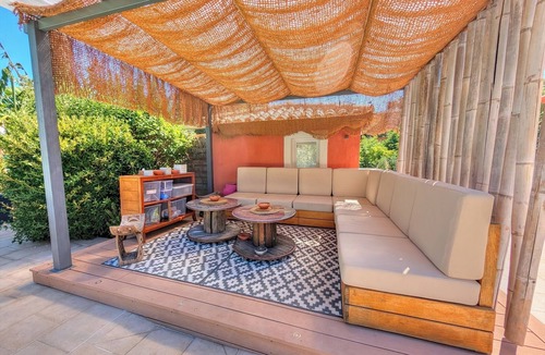 Le Cannet-des-Maures Apartment | 2-bedroom, 2-bathroom apartment with kitchen